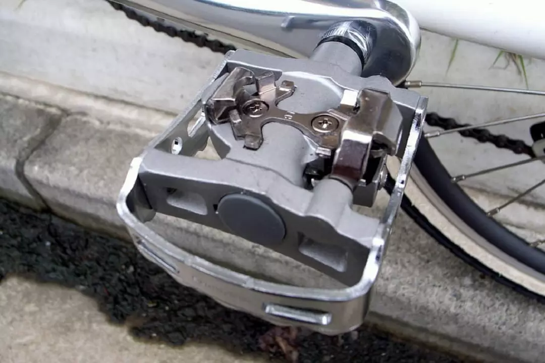 clipless cycling pedals