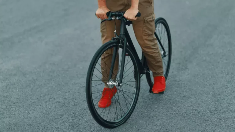 Should Your Feet Touch the Ground on a Bike?
