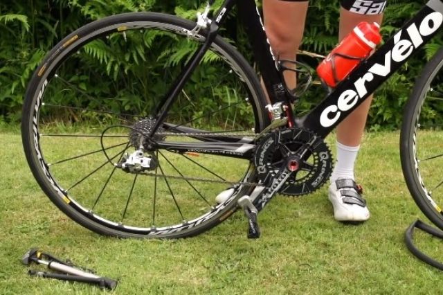 How to Inflate Tubeless Bike Tire with Hand Pump