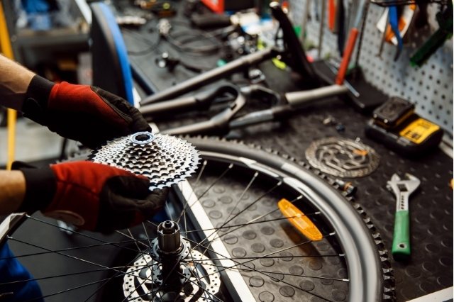 Learn How to Remove Bike Cassette without Special Tools