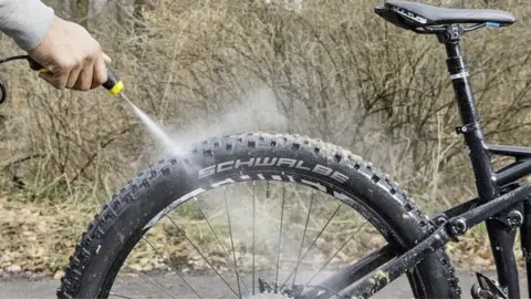 cleaning bike wheels