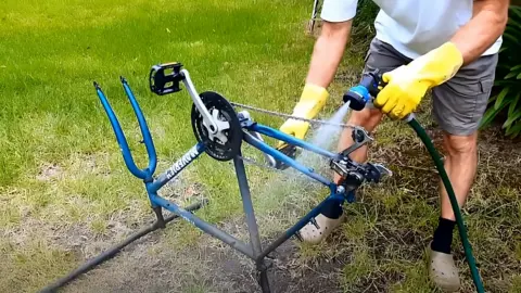 how do you clean a muddy bike chain